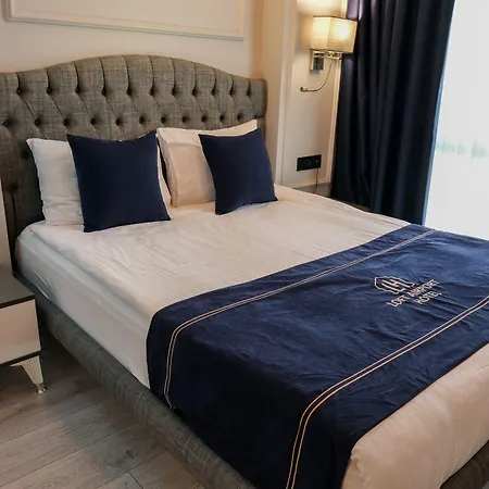 Airport Hotel & Private Trasportation Istanbul Airport-By Loft-3